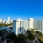 Apartamento con hermosa vista al mar y al lago