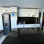 Apartamento con hermosa vista al mar y al lago